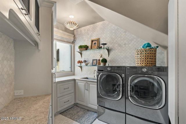 1519 E TREASURE COVE Drive, Gilbert, AZ 85234