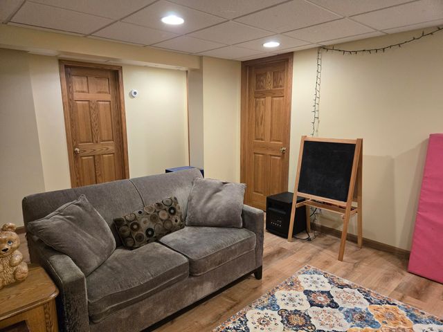 2446 Rolling Hill Drive, Dyer, IN 46311