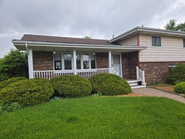 2446 Rolling Hill Drive, Dyer, IN 46311