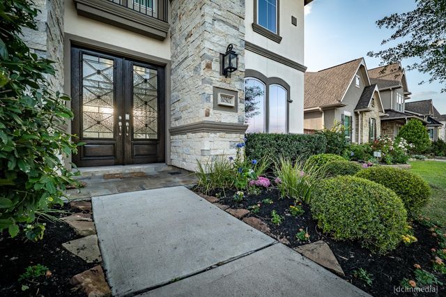 10507 S Sunrise Shores Lane, Cypress, TX 77433