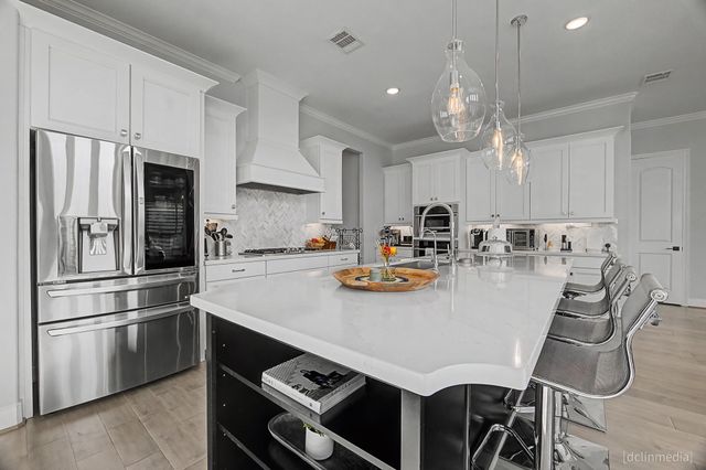 10507 S Sunrise Shores Lane, Cypress, TX 77433