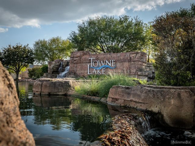 10507 S Sunrise Shores Lane, Cypress, TX 77433