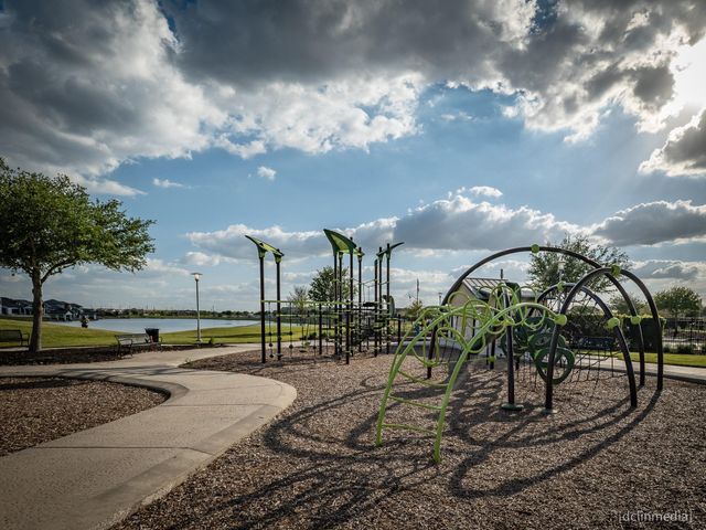 10507 S Sunrise Shores Lane, Cypress, TX 77433