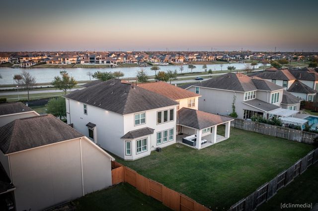 10507 S Sunrise Shores Lane, Cypress, TX 77433