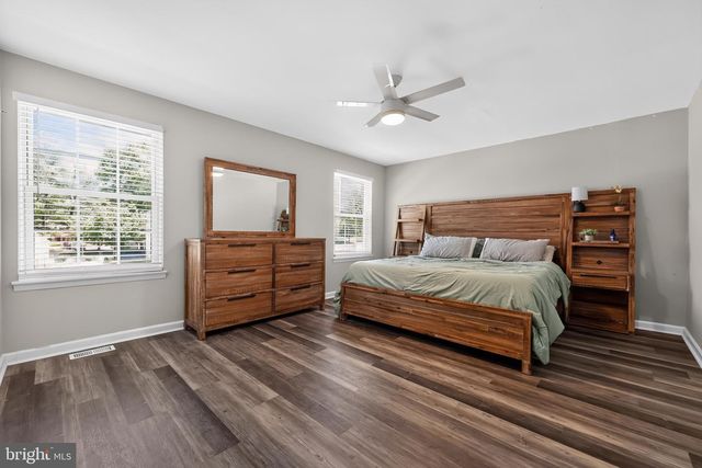 37 FOX CHASE RD, Marlton, NJ 08053