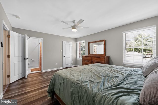 37 FOX CHASE RD, Marlton, NJ 08053