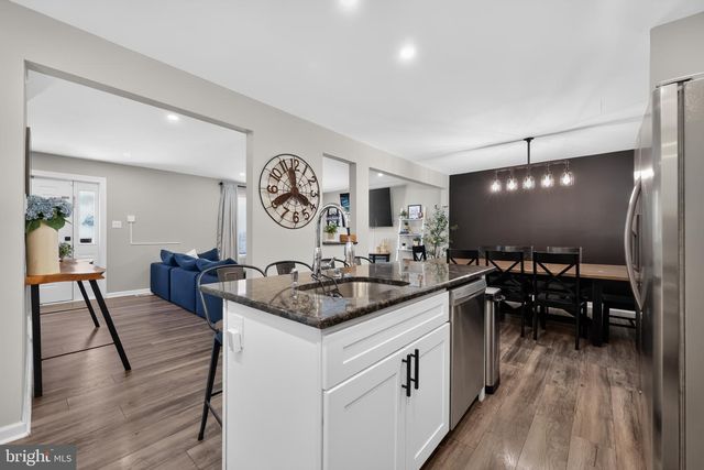 37 FOX CHASE RD, Marlton, NJ 08053