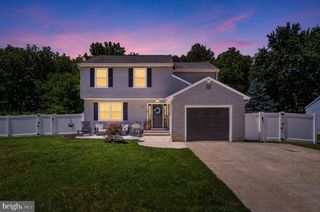 37 FOX CHASE RD, Marlton, NJ 08053