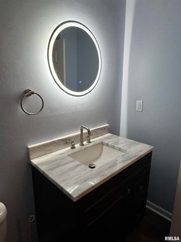 3812 MISSISSIPPI Avenue, Davenport, IA 52807