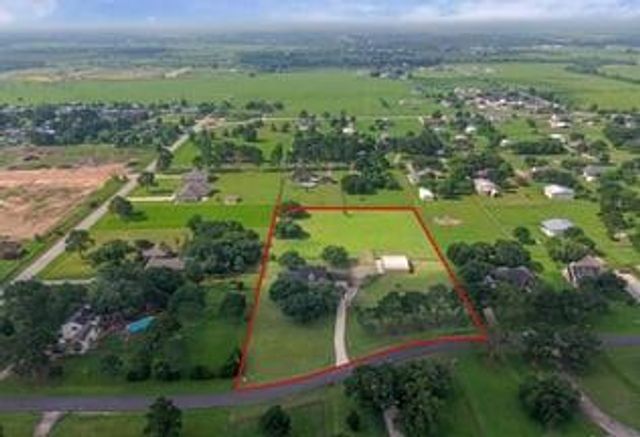 33014 Grove Park Drive, Waller, TX 77484