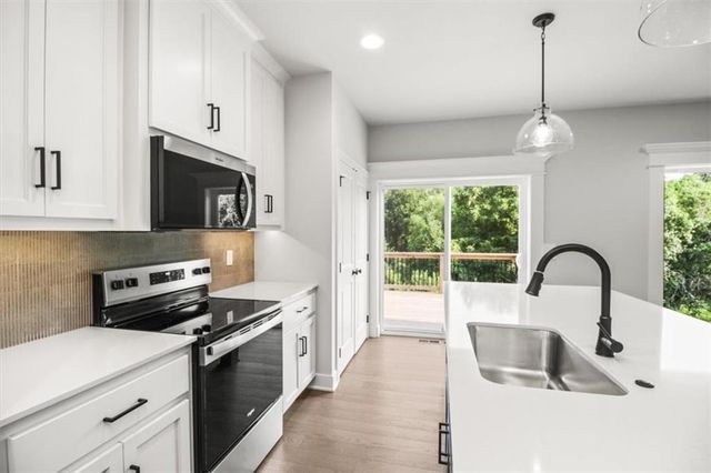600 SW Valley Drive, Grain Valley, MO 64029