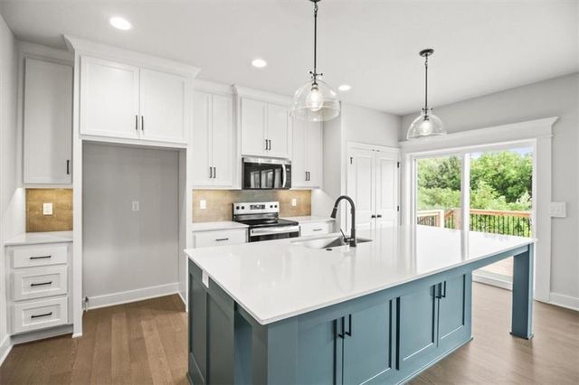 600 SW Valley Drive, Grain Valley, MO 64029