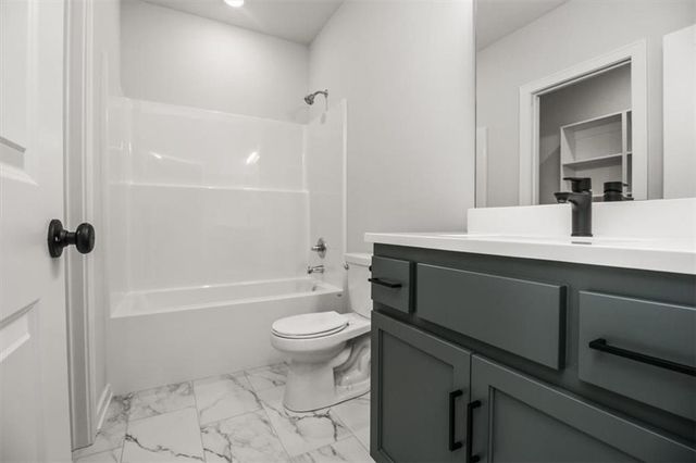 600 SW Valley Drive, Grain Valley, MO 64029