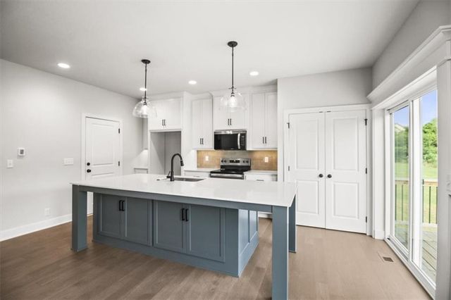600 SW Valley Drive, Grain Valley, MO 64029