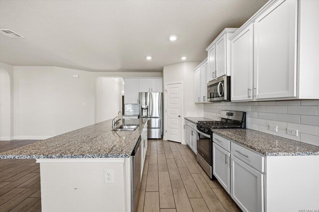 22010 Santa Elena Cyn, San Antonio, TX 78258