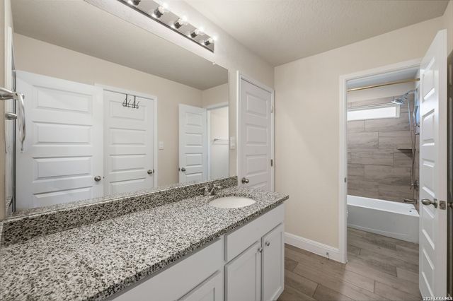 22010 Santa Elena Cyn, San Antonio, TX 78258