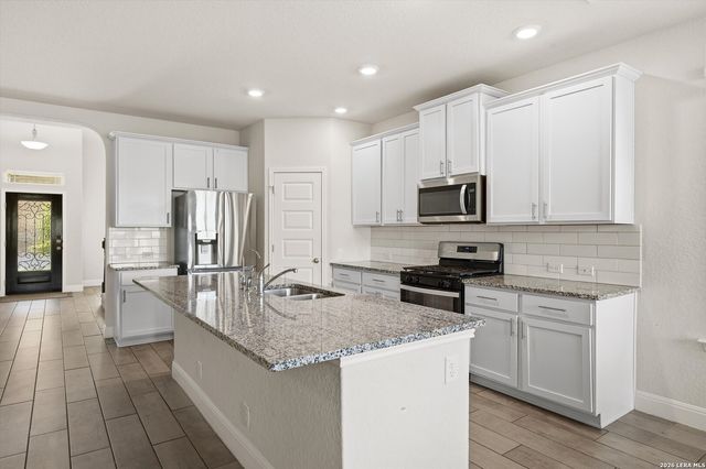 22010 Santa Elena Cyn, San Antonio, TX 78258