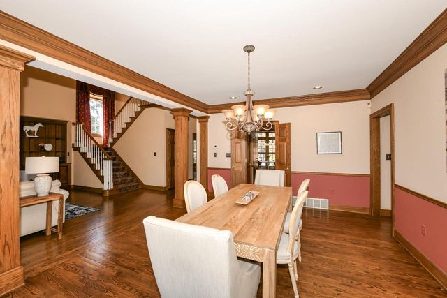 530 Park CIRCLE, Elm Grove, WI 53122
