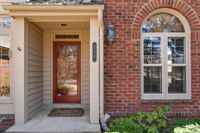 530 Park CIRCLE, Elm Grove, WI 53122