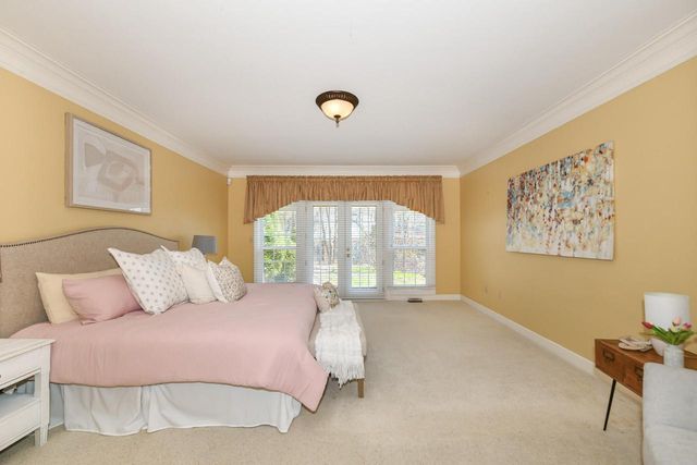 530 Park CIRCLE, Elm Grove, WI 53122