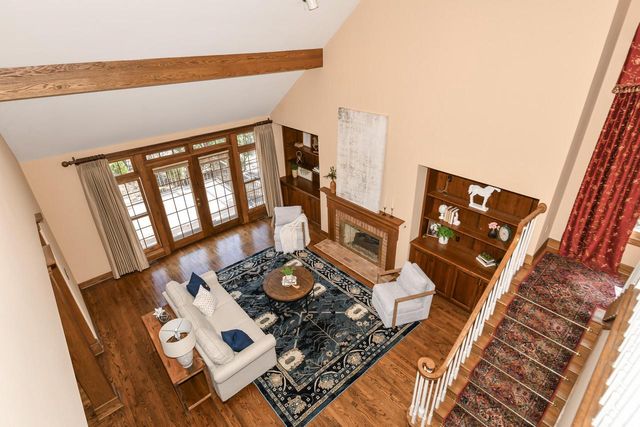530 Park CIRCLE, Elm Grove, WI 53122