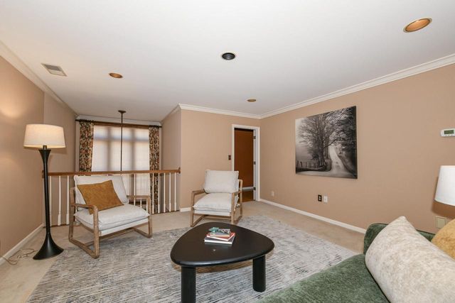 530 Park CIRCLE, Elm Grove, WI 53122