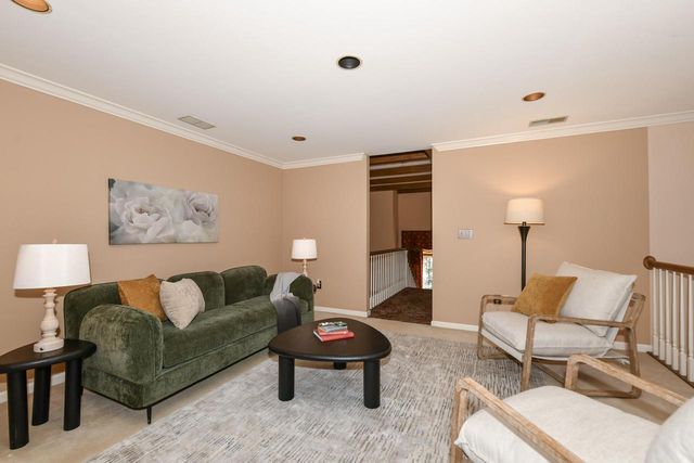 530 Park CIRCLE, Elm Grove, WI 53122