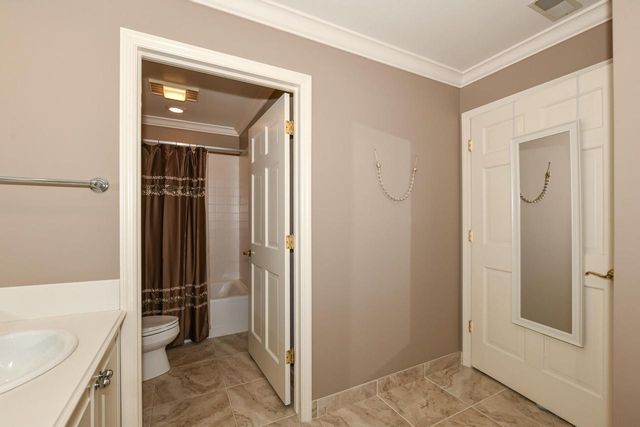 530 Park CIRCLE, Elm Grove, WI 53122