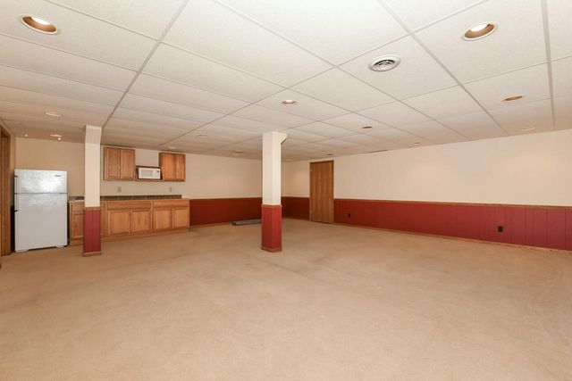 530 Park CIRCLE, Elm Grove, WI 53122