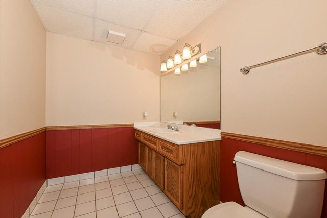 530 Park CIRCLE, Elm Grove, WI 53122