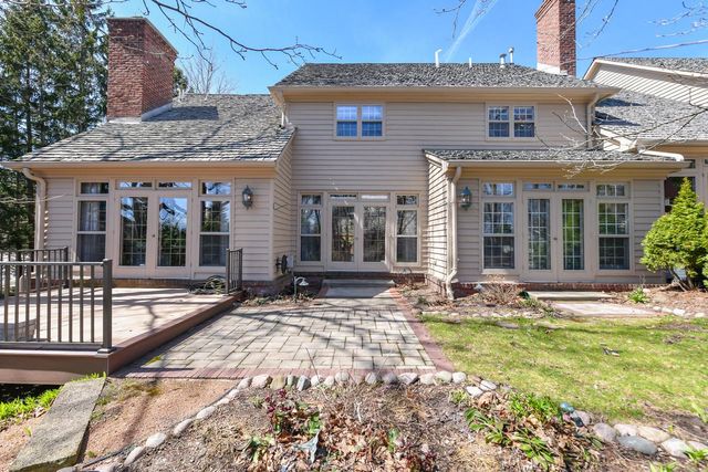 530 Park CIRCLE, Elm Grove, WI 53122