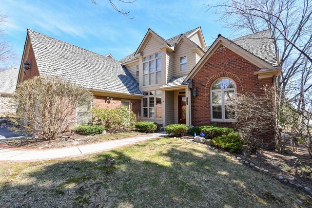 530 Park CIRCLE, Elm Grove, WI 53122