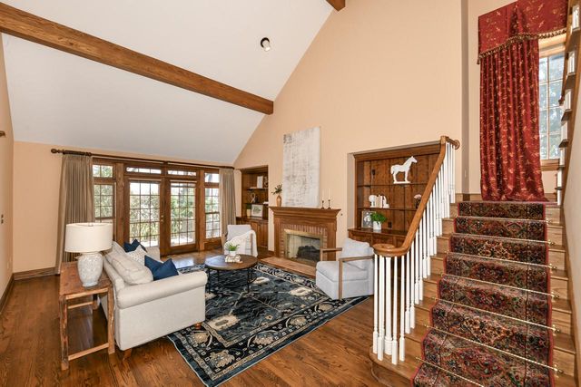 530 Park CIRCLE, Elm Grove, WI 53122