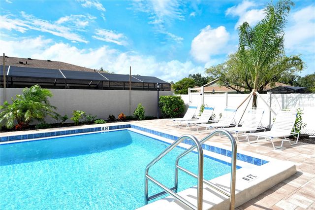 4152 CENTER POINTE CIRCLE 58A, Sarasota, FL 34233