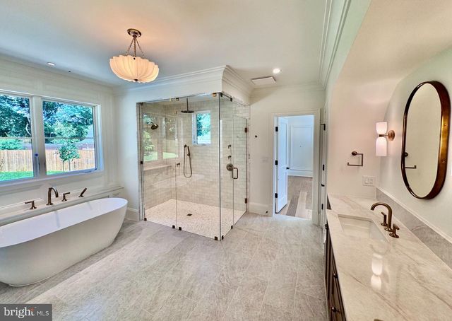 5840 HILLDON ST, Mclean, VA 22101