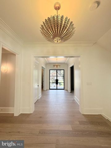 5840 HILLDON ST, Mclean, VA 22101