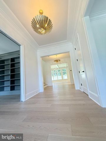 5840 HILLDON ST, Mclean, VA 22101