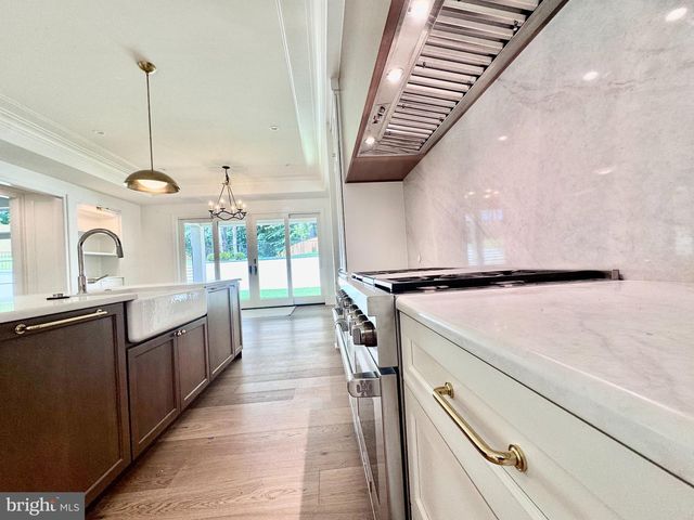 5840 HILLDON ST, Mclean, VA 22101