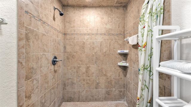 102 LAKE LENA BOULEVARD, Auburndale, FL 33823