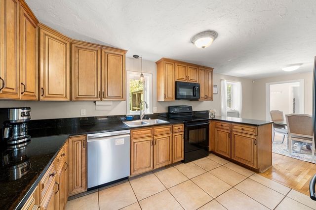 302 Ames Way, Barnstable, MA 02632