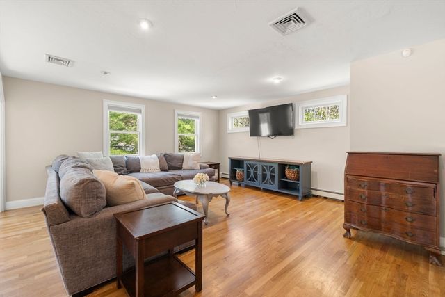 302 Ames Way, Barnstable, MA 02632