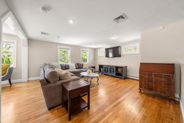302 Ames Way, Barnstable, MA 02632