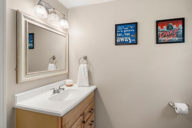 302 Ames Way, Barnstable, MA 02632