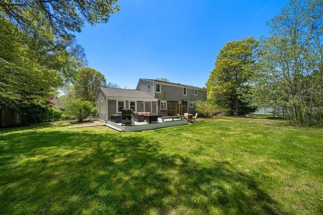 302 Ames Way, Barnstable, MA 02632
