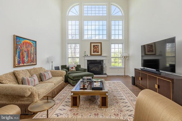 211 SHIVERS RUN CT, Mullica Hill, NJ 08062