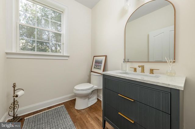 211 SHIVERS RUN CT, Mullica Hill, NJ 08062
