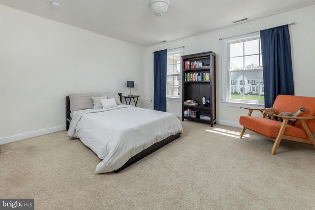211 SHIVERS RUN CT, Mullica Hill, NJ 08062