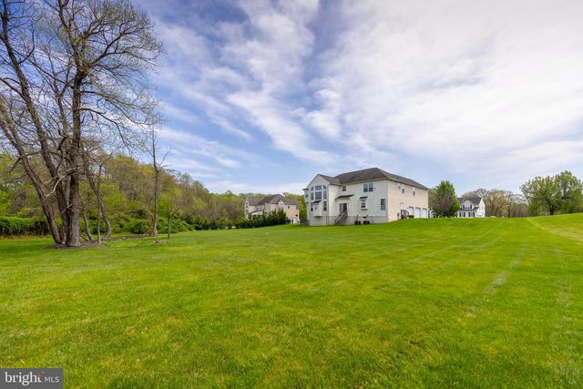 211 SHIVERS RUN CT, Mullica Hill, NJ 08062