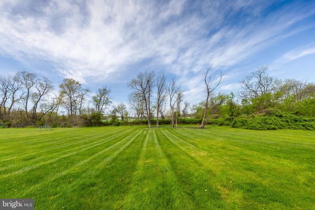 211 SHIVERS RUN CT, Mullica Hill, NJ 08062