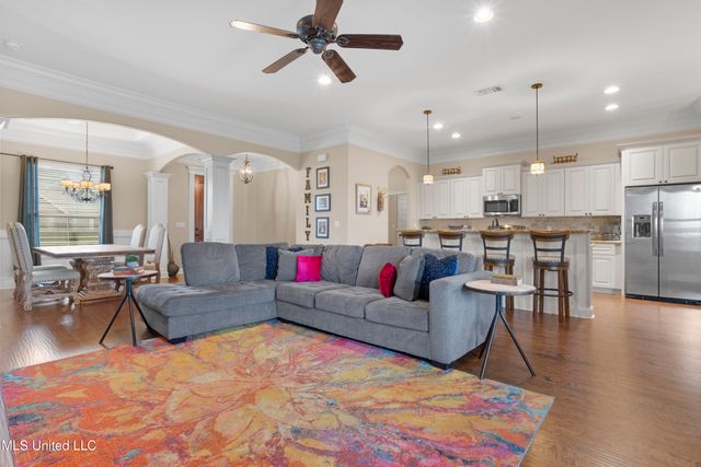 6417 Palmetto Pointe Drive, Ocean Springs, MS 39564